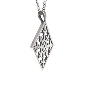 Scottish Sterling Silver Malcolm Gray Pendant with Chain - Ortak