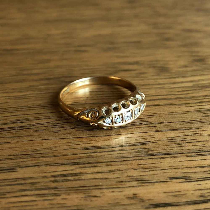 Antique 18ct Yellow Gold 5 Stone Diamond Ring with Wood Background