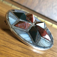 Scottish Agate Antique Silver Brooch - Close Up Angle