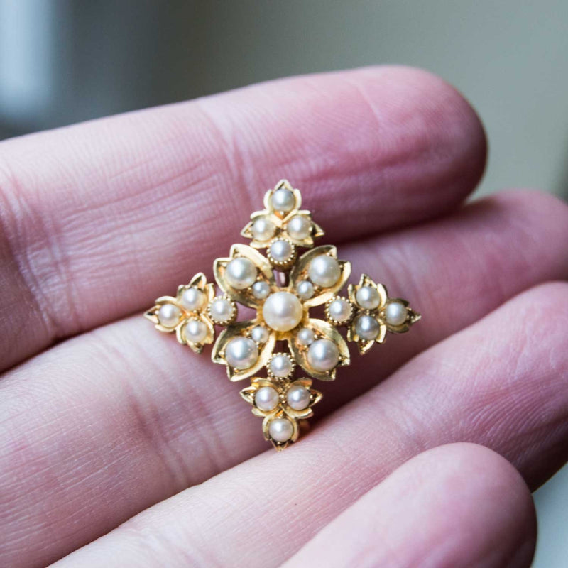 Petite Edwardian 18ct Gold Pearl Floral Pendant/Brooch