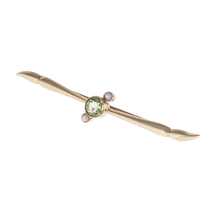 Edwardian 15ct Gold Peridot & Pearl Bar Brooch - Angle