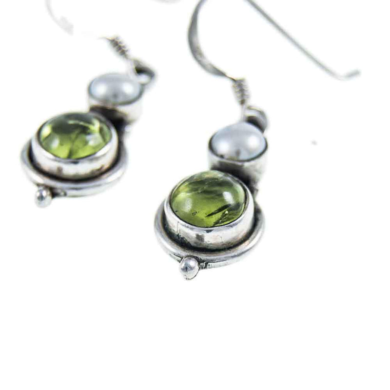 Jewellery Hound Earrings Vintage Pair of Silver Peridot and Pearl Drop Earrings