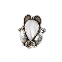 Jewellery Hound Ring Native American (Gene Natan) Navajo Sterling Silver and Mother of Pearl Ring